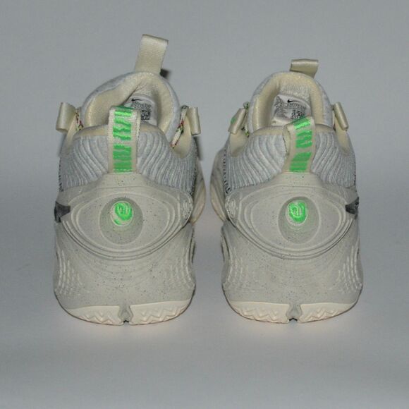 Nike Cosmic Unity Natural Total Orange Size 10 DA6725 100 Worn Once Basketball main image 5